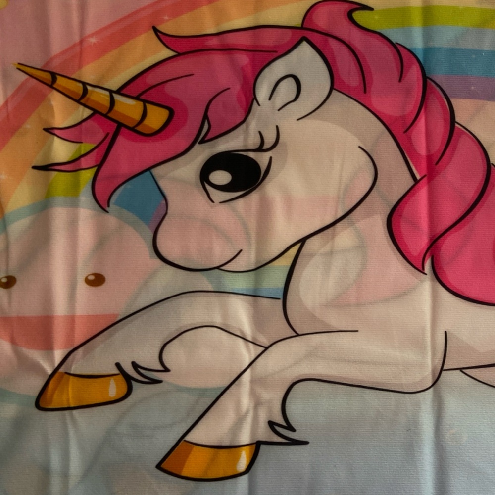 Children’s unicorn pillow case *FREE w/ any purchase - Picture 3 of 10